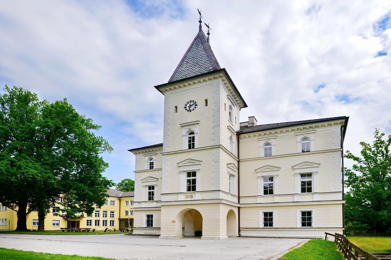 Bildungshaus Schloss Krastowitz Hotel Klagenfurt am Woerthersee Exterior photo