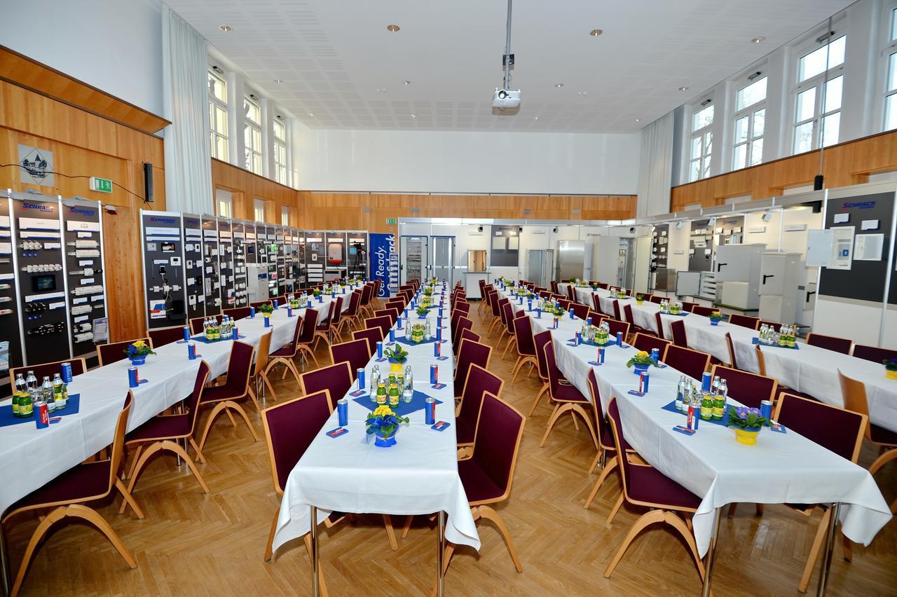Bildungshaus Schloss Krastowitz Hotel Klagenfurt am Woerthersee Exterior photo